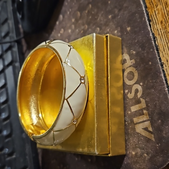 Vintage Clamper Bangle Bracelet Rhinestone Accents Enamel Gold/Cream Women's OS - Picture 2 of 2